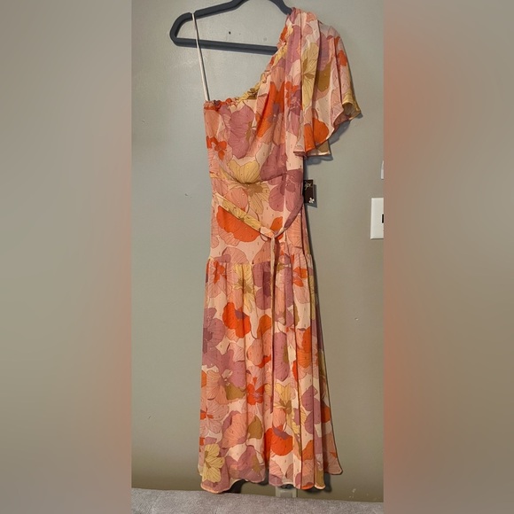 Taylor One Shoulder Floral MIDI Dress NEW - Picture 3 of 9